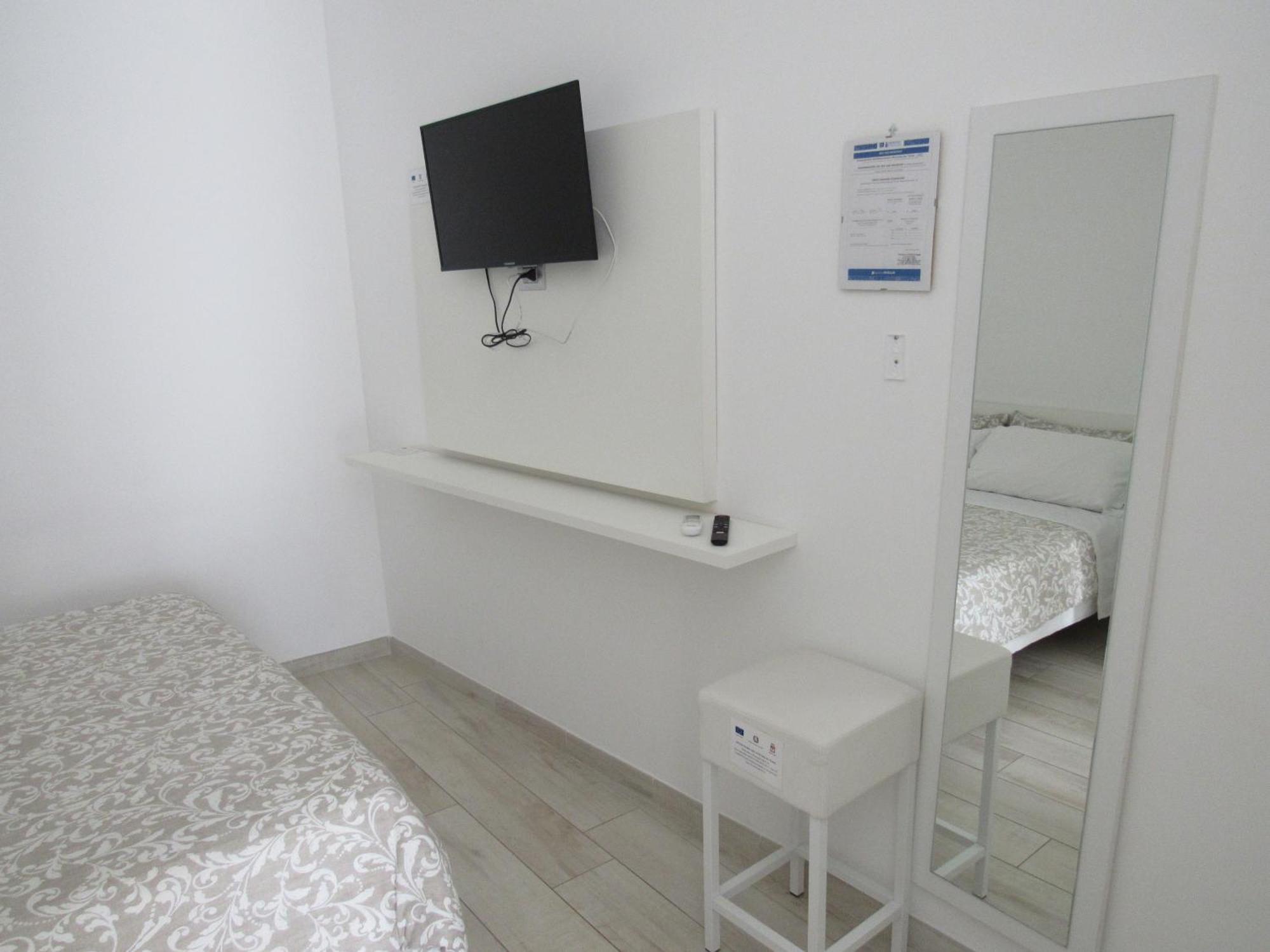 Vicolo Fiorito B&B Polignano a Mare Bagian luar foto