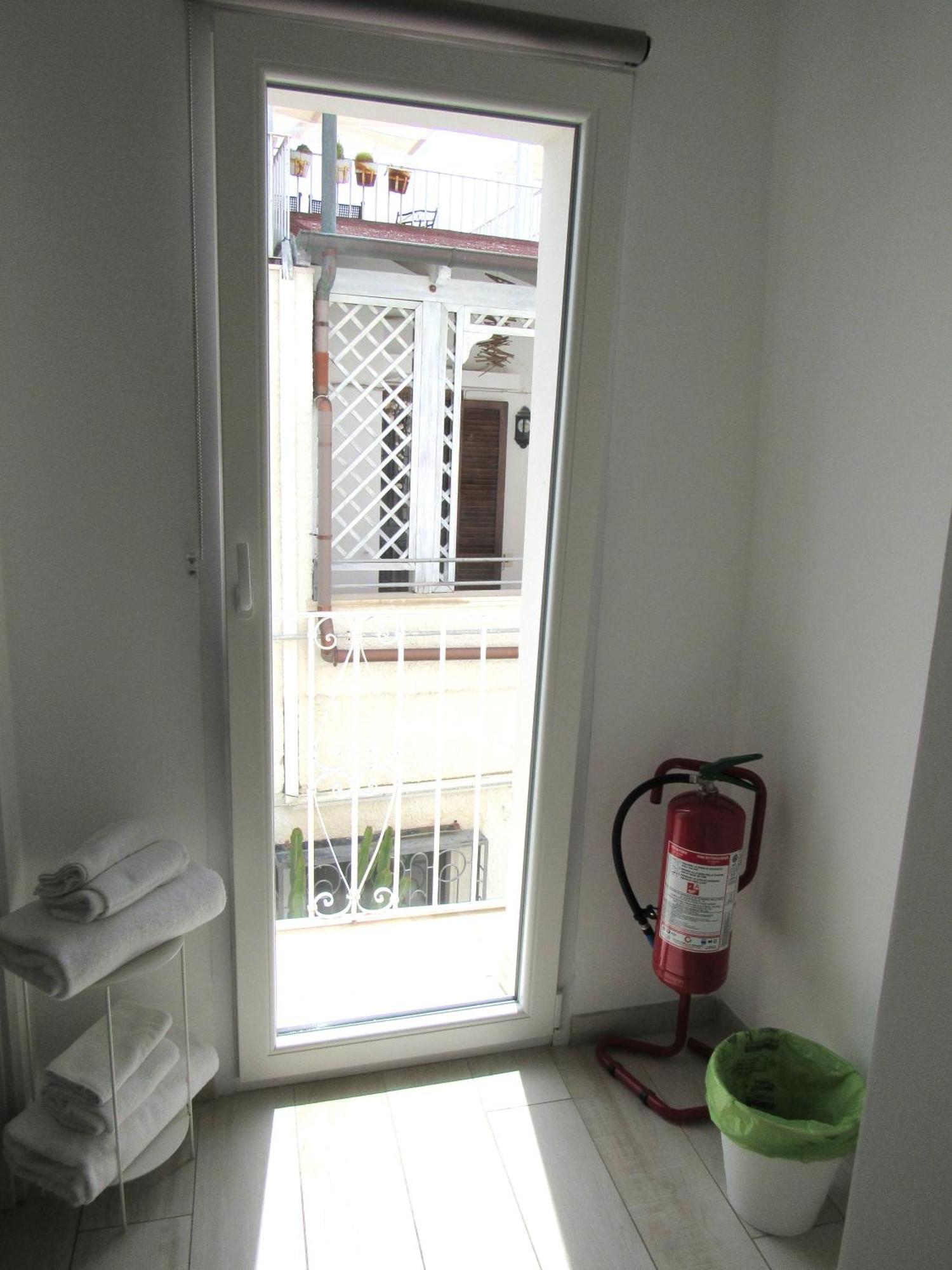 Vicolo Fiorito B&B Polignano a Mare Bagian luar foto